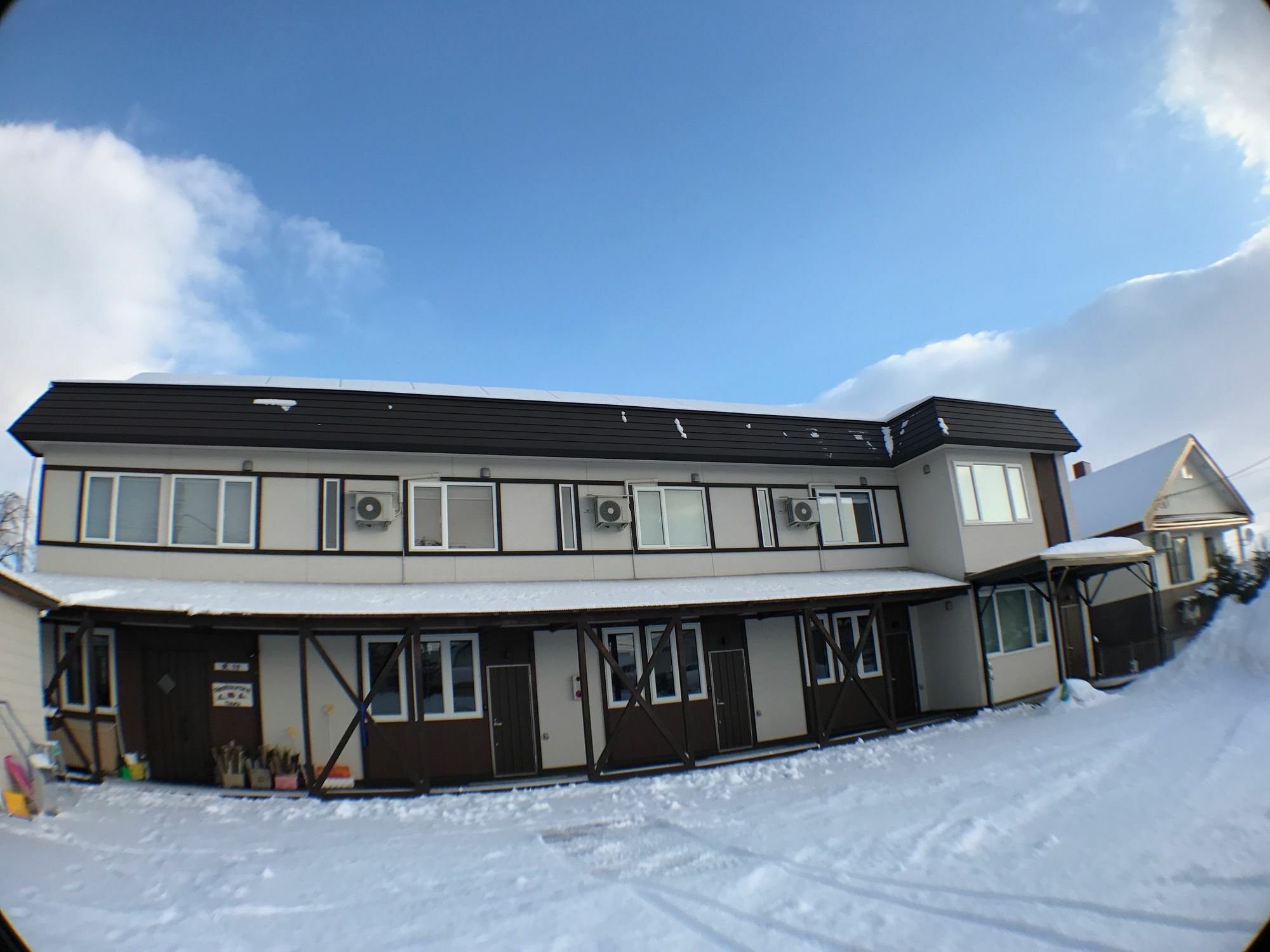 Nakafurano Tsuru Apartments מראה חיצוני תמונה